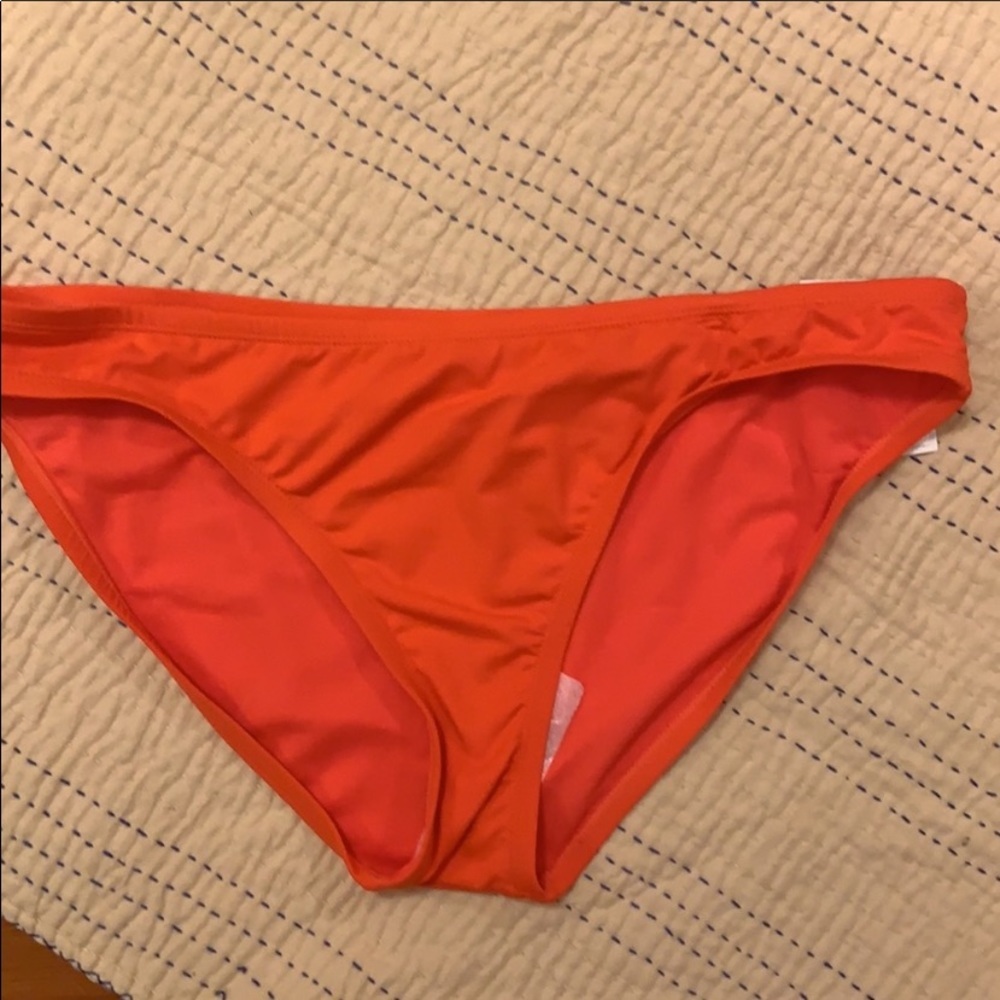 19. Gibson Latimer Bikini Bottom in Pop